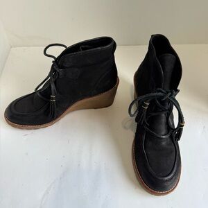 Womens G.H. Bass & Co. Teresa Wedge Ankle Booties. Size 8